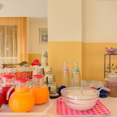 Hotel Nella Ρίμινι Εξωτερικό φωτογραφία