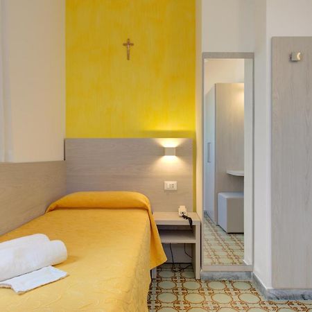 Hotel Nella Ρίμινι Εξωτερικό φωτογραφία