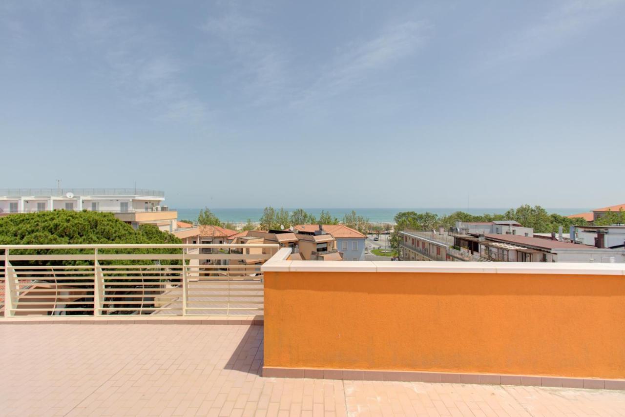 Hotel Nella Ρίμινι Εξωτερικό φωτογραφία