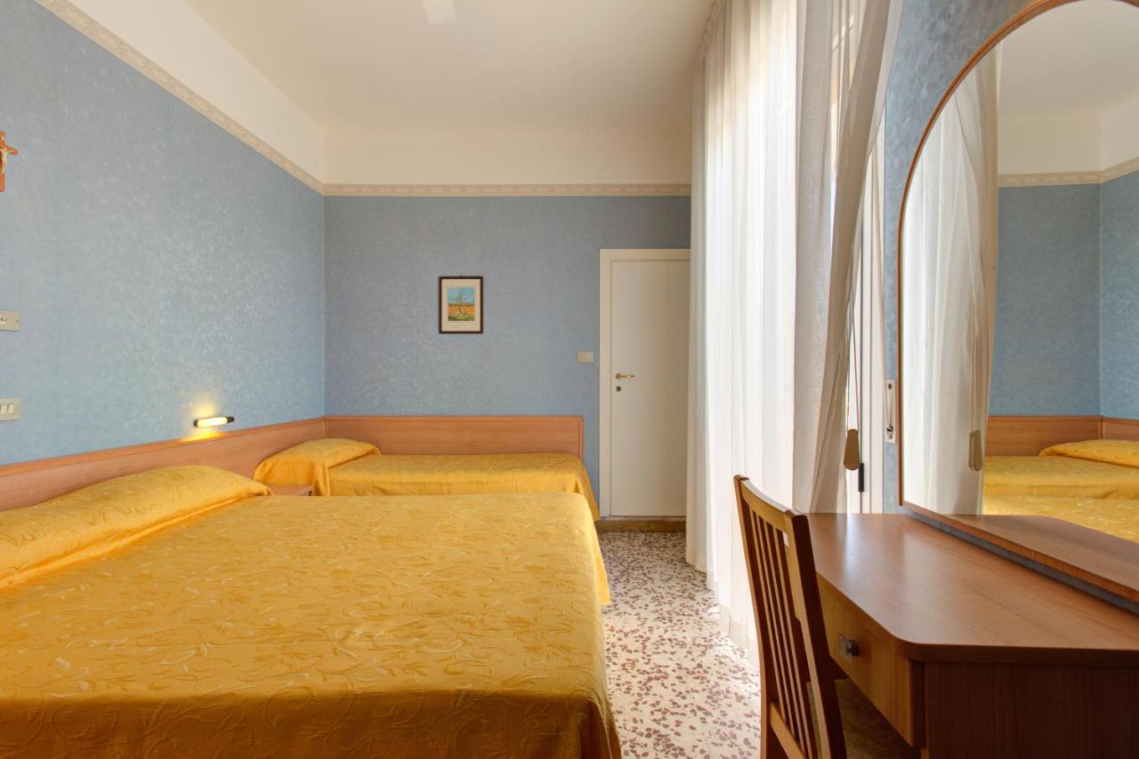 Hotel Nella Ρίμινι Εξωτερικό φωτογραφία