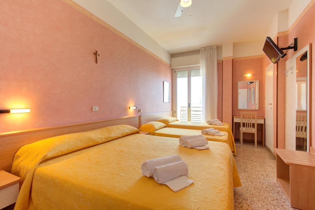 Hotel Nella Ρίμινι Εξωτερικό φωτογραφία