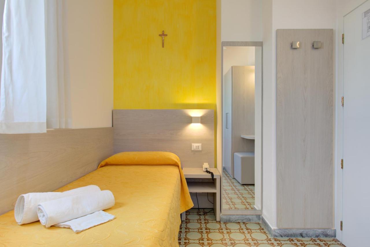 Hotel Nella Ρίμινι Εξωτερικό φωτογραφία